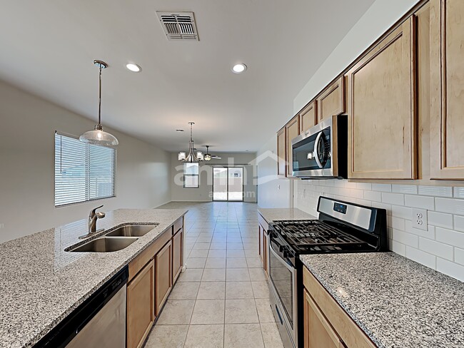 7512 S Circulo Rio Blanco