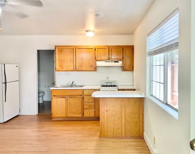 Photo - 362 Ralcam Pl