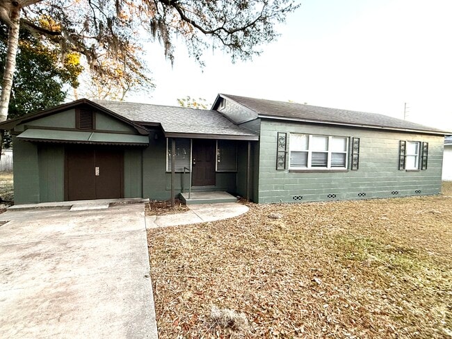 Photo - 69 E Seminole Ave