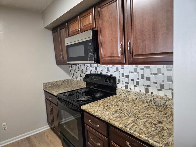 Photo - Wonderful 3 bedroom 1.5 bath Townhome in W...