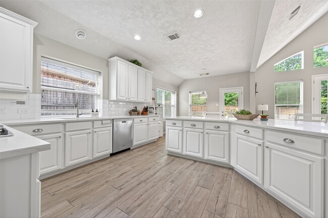Building Photo - 155 E Concord Valley Cir