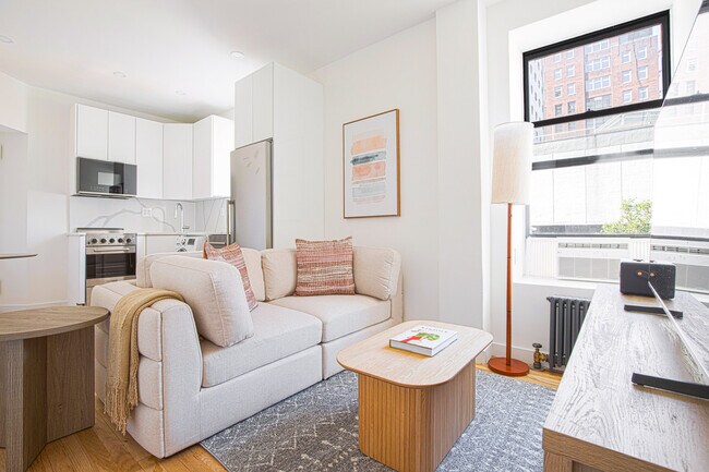 Building Photo - 363 W 17th St Rental