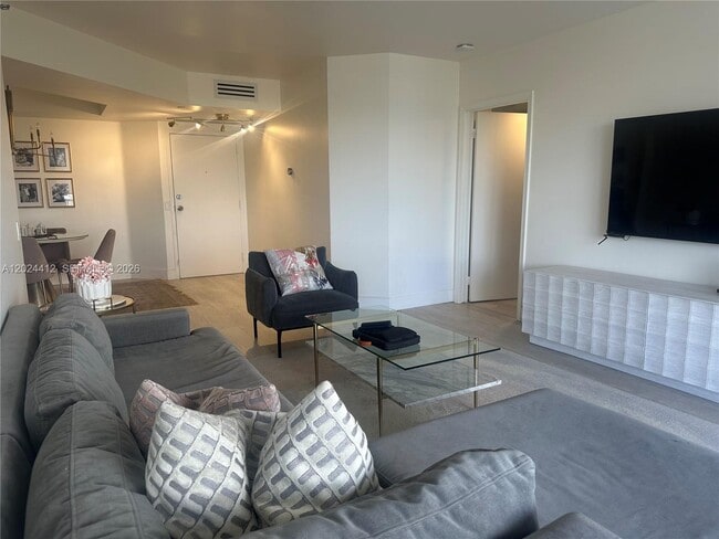 Photo - 3640 Yacht Club Dr Unidad 1403