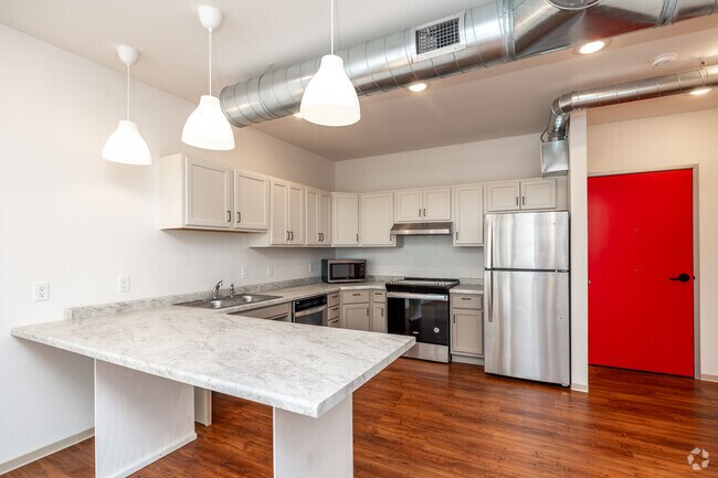 1BR, 1BA - 900SF - Kitchen