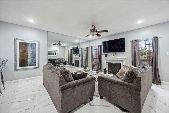 Photo - 3292 Holly Hall St