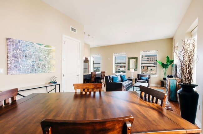 SoHo- Dining Area