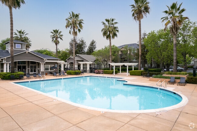 Building Photo - Fountains at Emerald Park Rental