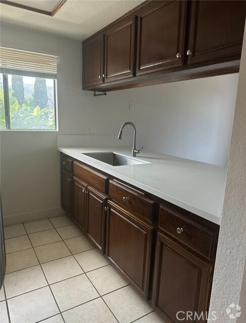 Building Photo - 609 S Meyler St Rental