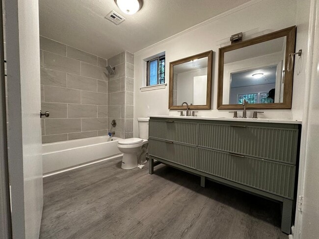 Photo - Spacious 5 Bed / 2 Bath home