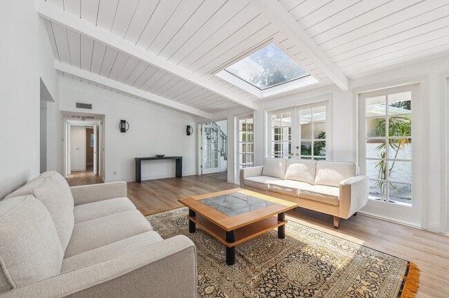 Photo - 4950 Dunman Ave