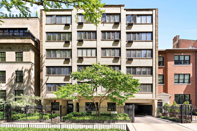 Building Photo - 1419 N State Pkwy Unit 605 Rental