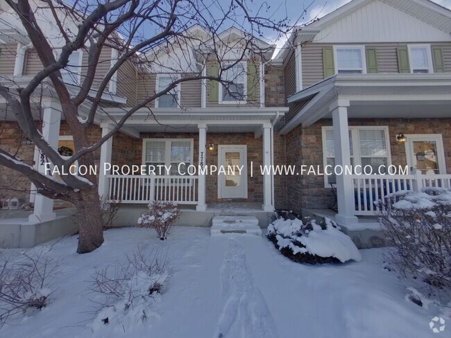 Building Photo - Gorgeous Townhouse In Fountain!