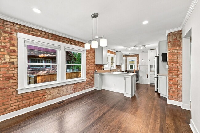$3,195.95-  3 Bed, 2 Bath Home in Denver with Private Outdoor Area!