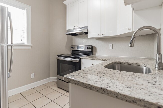 3311-13 W. San Juan