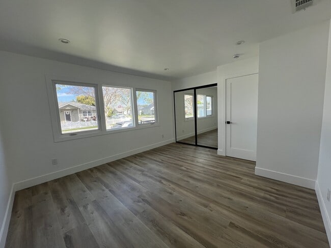 Photo - 4814 Hedda St