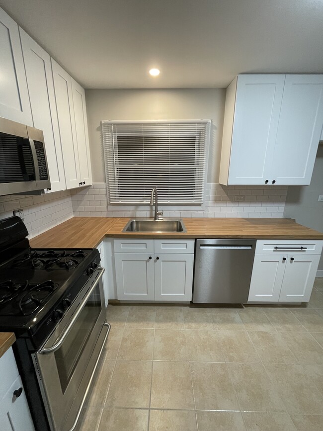 Photo - 7202 W Crain St Unidad #2