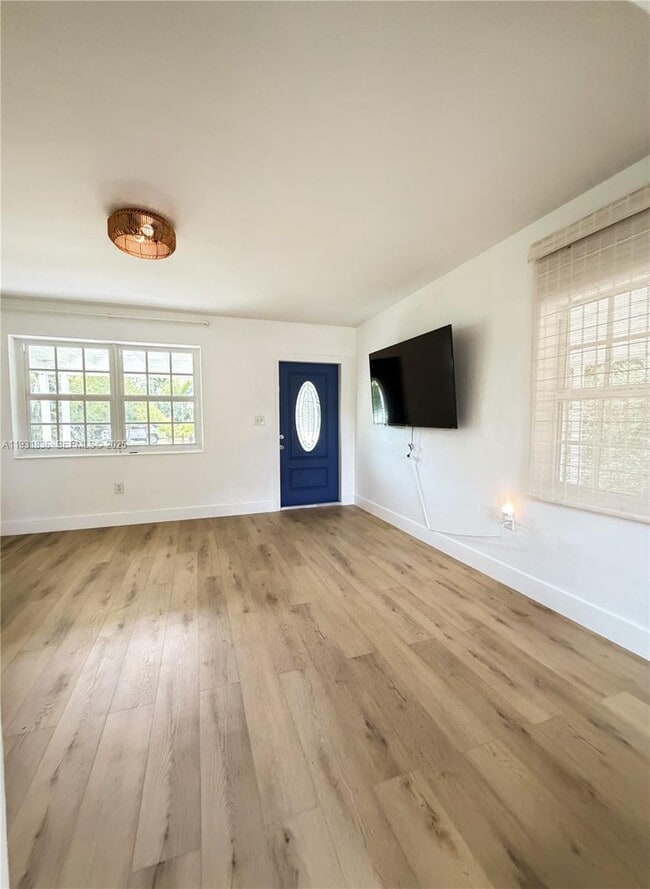 Photo - 1075 NE 120th St