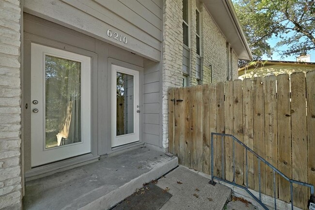 Photo - 6210 Shadow Valley Dr