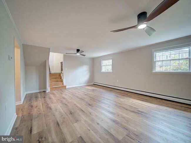 Photo - 705 Main Dr