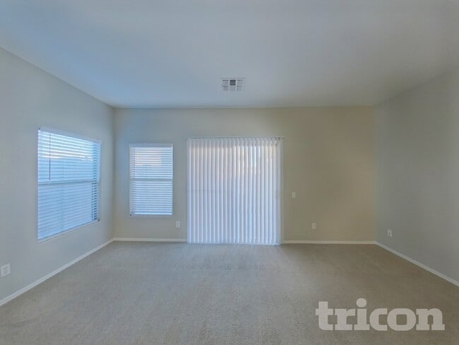 Photo - 42756 W Elizabeth Ave