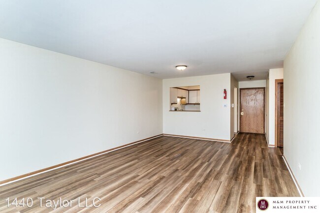 Photo - 1440 W Taylor St