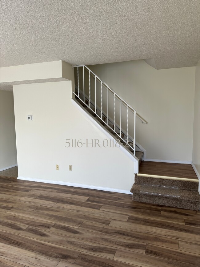 Photo - 2472 Agler Rd