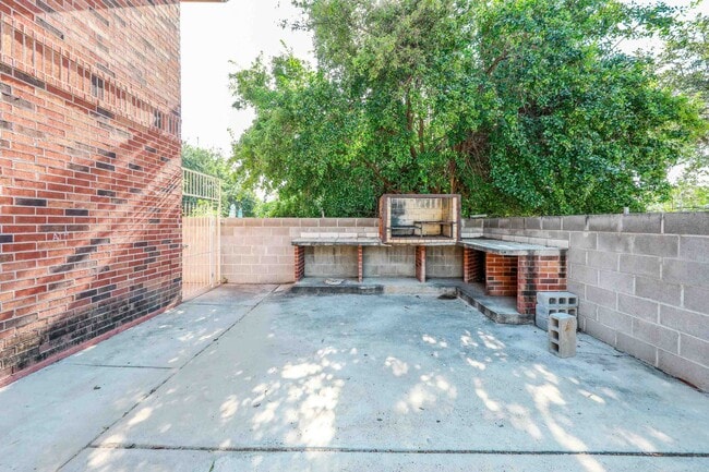 Photo - 2220 Santa Cleotilde Ave Unidad 4