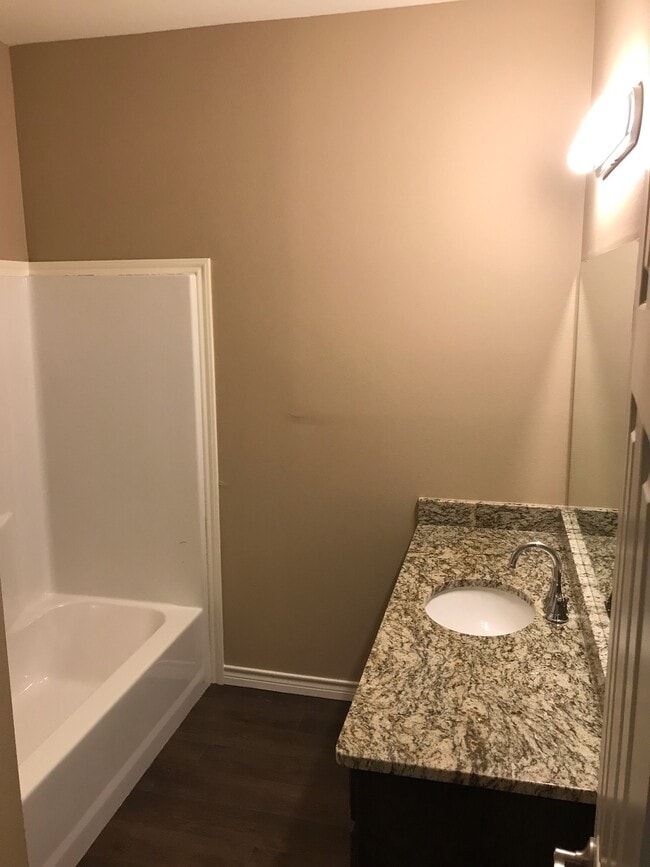 Photo - 604 Pecan Ct Unit 604