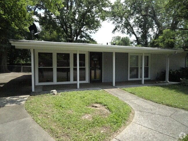 Building Photo - 1913 Claremoor Dr Rental