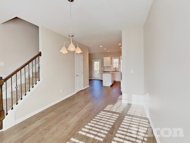 Photo - 123 Diploma Dr