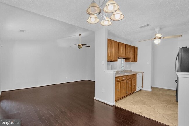 Photo - 2124 Duchy Ct