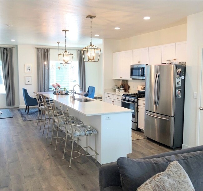 Luxury Bluffdale 4 Bedroom Town Home - Luxury Bluffdale 4 Bedroom Town Home