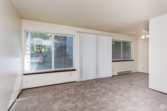 1BR, 1BA - 500SF - Living Room