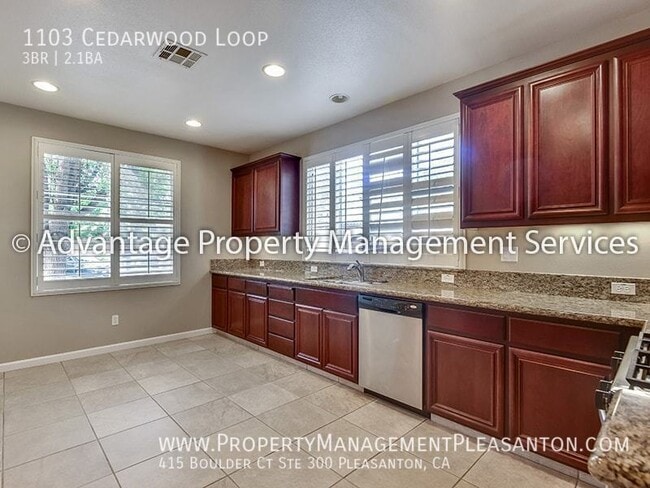Photo - 1103 Cedarwood Loop
