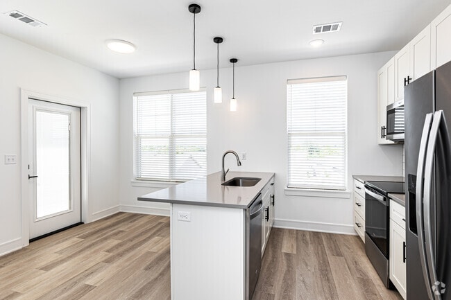 1BR, 1BA - 834SF - The Bristol Apartments