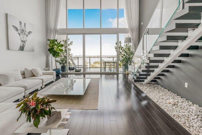 Building Photo - 1040 Biscayne Blvd Unit 1102 Rental