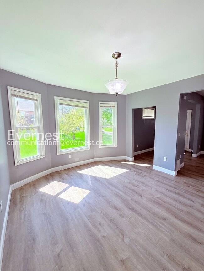 Photo - 1464 Baldwin St