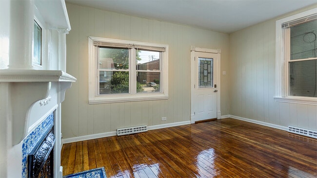 Sala de estar - 527 Riddle Rd