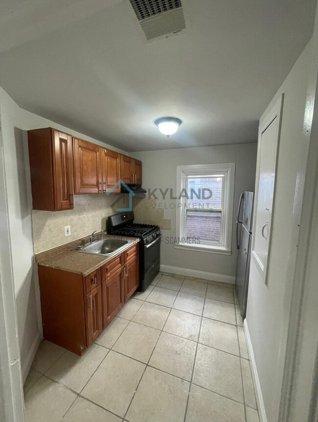 Photo - 1519 N 60th St