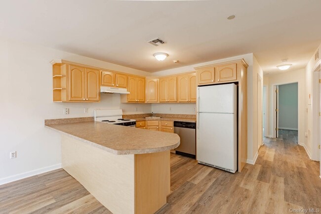 Photo - 105 Flurry Ln