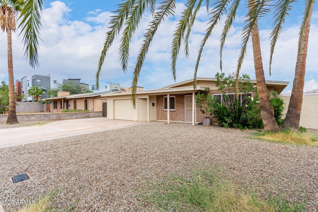 Photo - 1122 E Marny Rd