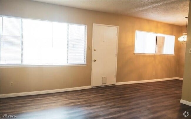 Building Photo - 350 E Desert Inn Rd Unit E201 Rental