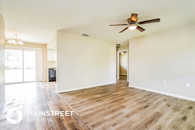 Photo - 4007 4th St W