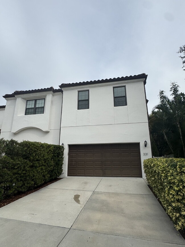 Building Photo - 331 N Trask St