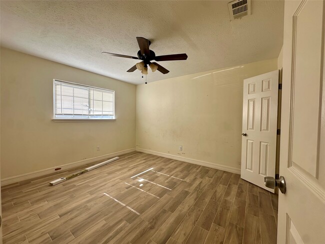 Photo - 3331 Longhorn Dr