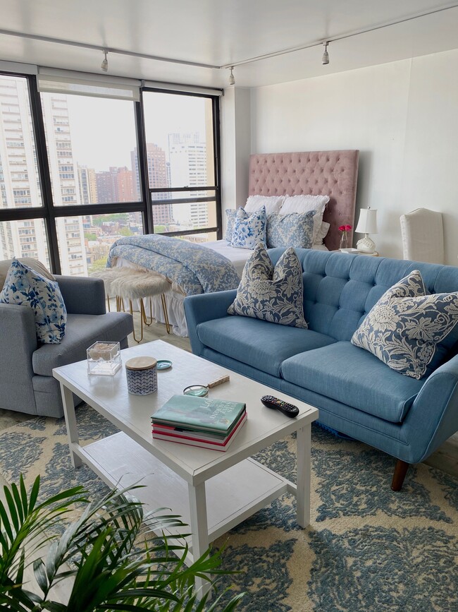 Living Room - 1540 N La Salle Dr Condo Unit 1902