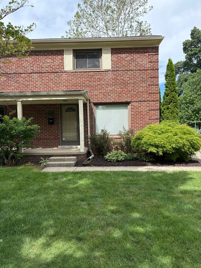 Photo - 2611 Oliver Rd