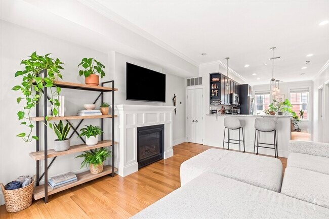 Photo - 180 Gold St Unit 3