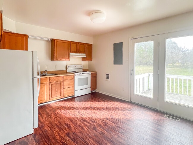 Photo - 496 Lancaster Creek Dr