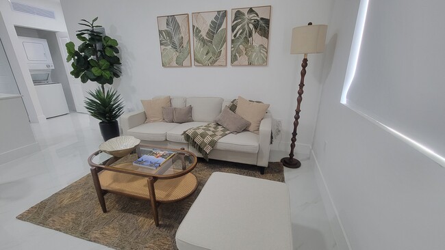 Building Photo - 1182 W 32nd St Unit A3